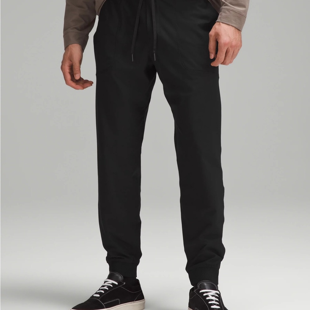 Lululemon Mens ABC Joggers Size M Black Tapered Leg Drawstring Mid Rise Pockets